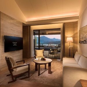 Deluxe King Suite Lake View